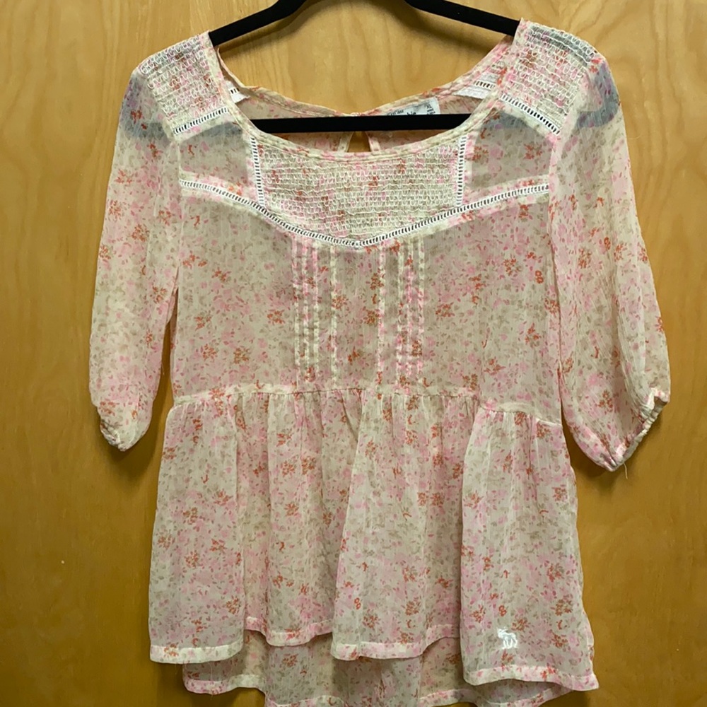 Size XL. Abercrombie Kids blouse